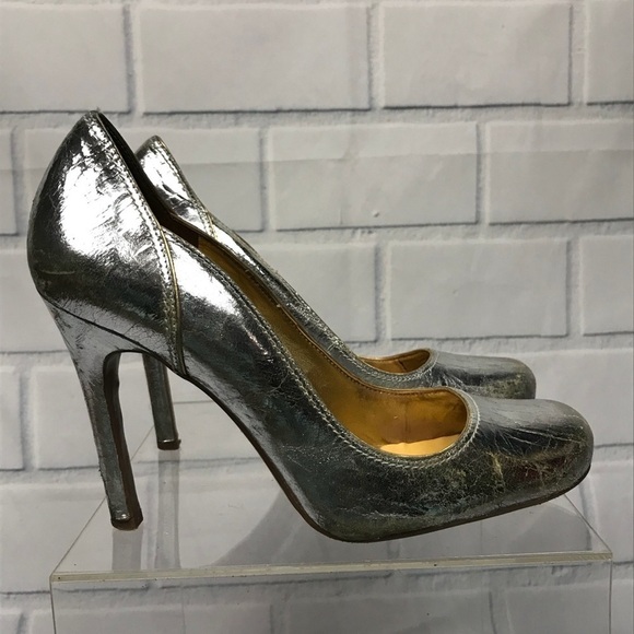 Guess Kasenna Crackle Silver Leather Round Pumps - Picture 1 of 8